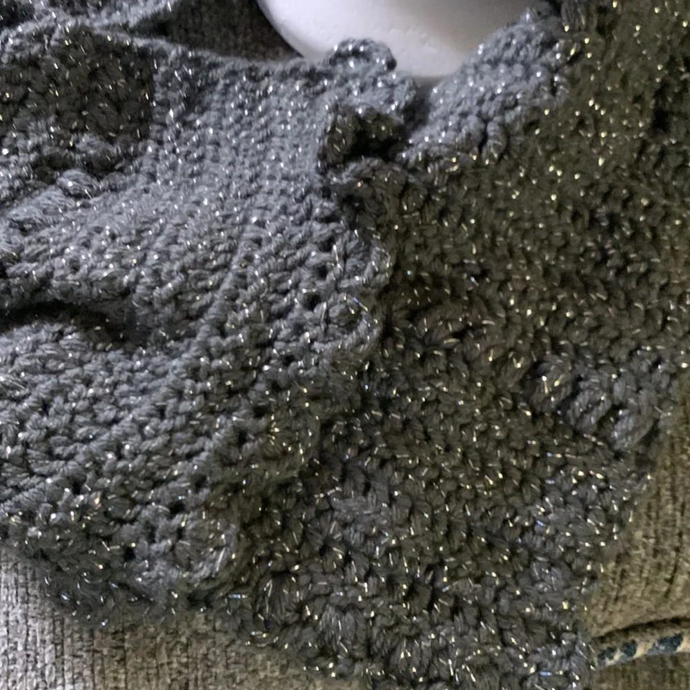Hat & scarf - Picture 3 of 3